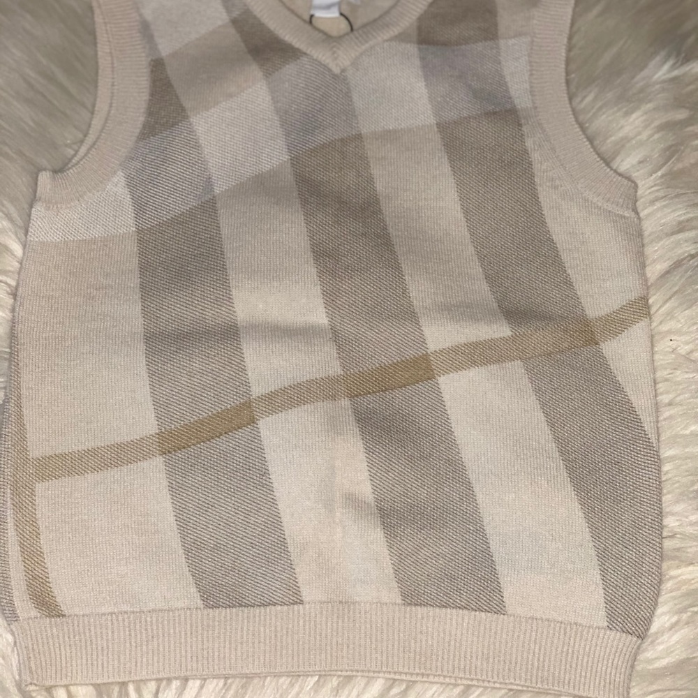 NWT Burberry Children’s Cotton/Cashmere Vest Sz 4Y
